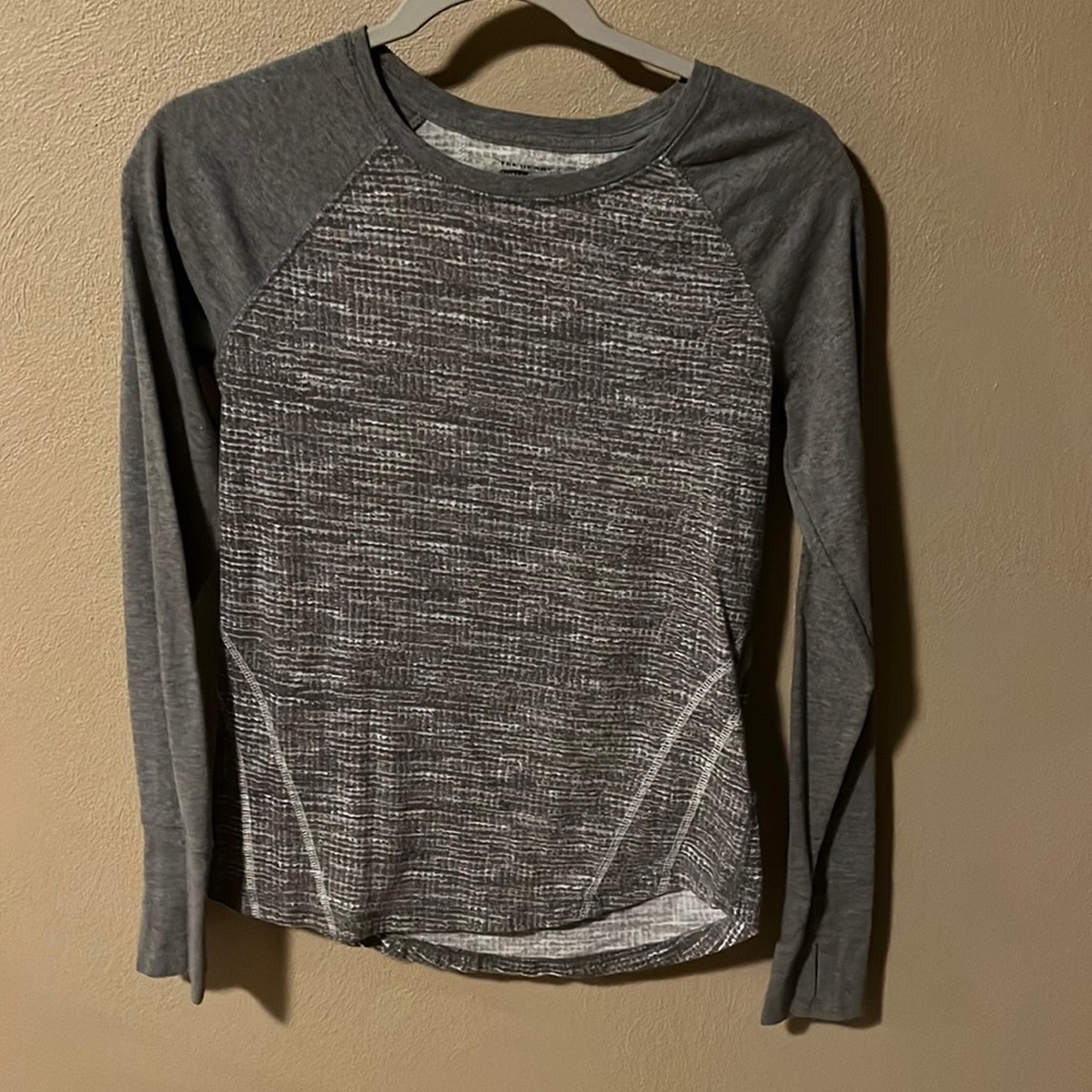Tek Gear Dry Tek Long-Sleeved shirt - XS